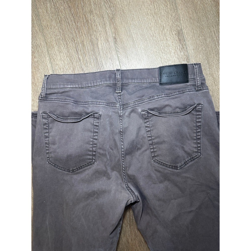 Jeans - Picture 12 of 13